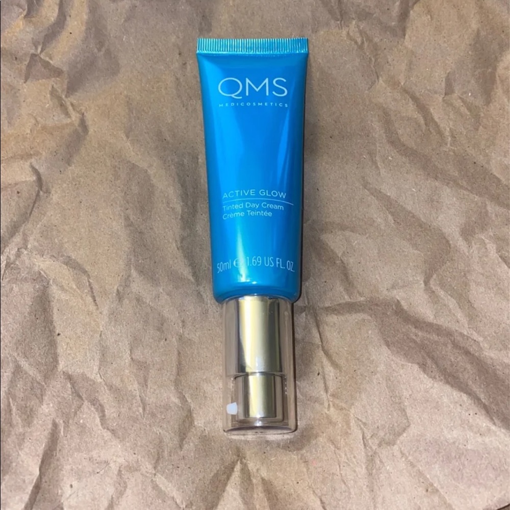 BN QMS Active Glow Tinted Day Cream